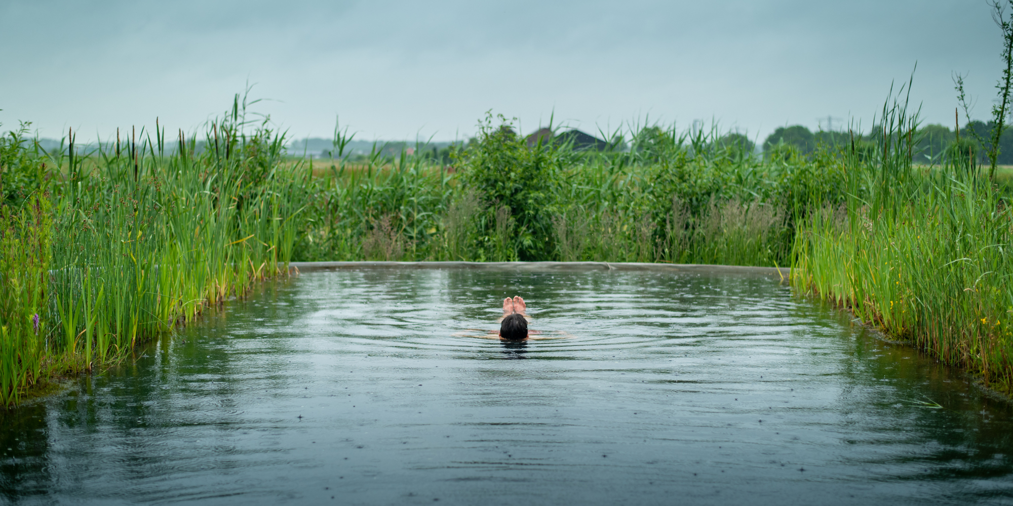 Vous commencez à nager dans la nature ? L'été est le meilleur moment pour s'initier.
