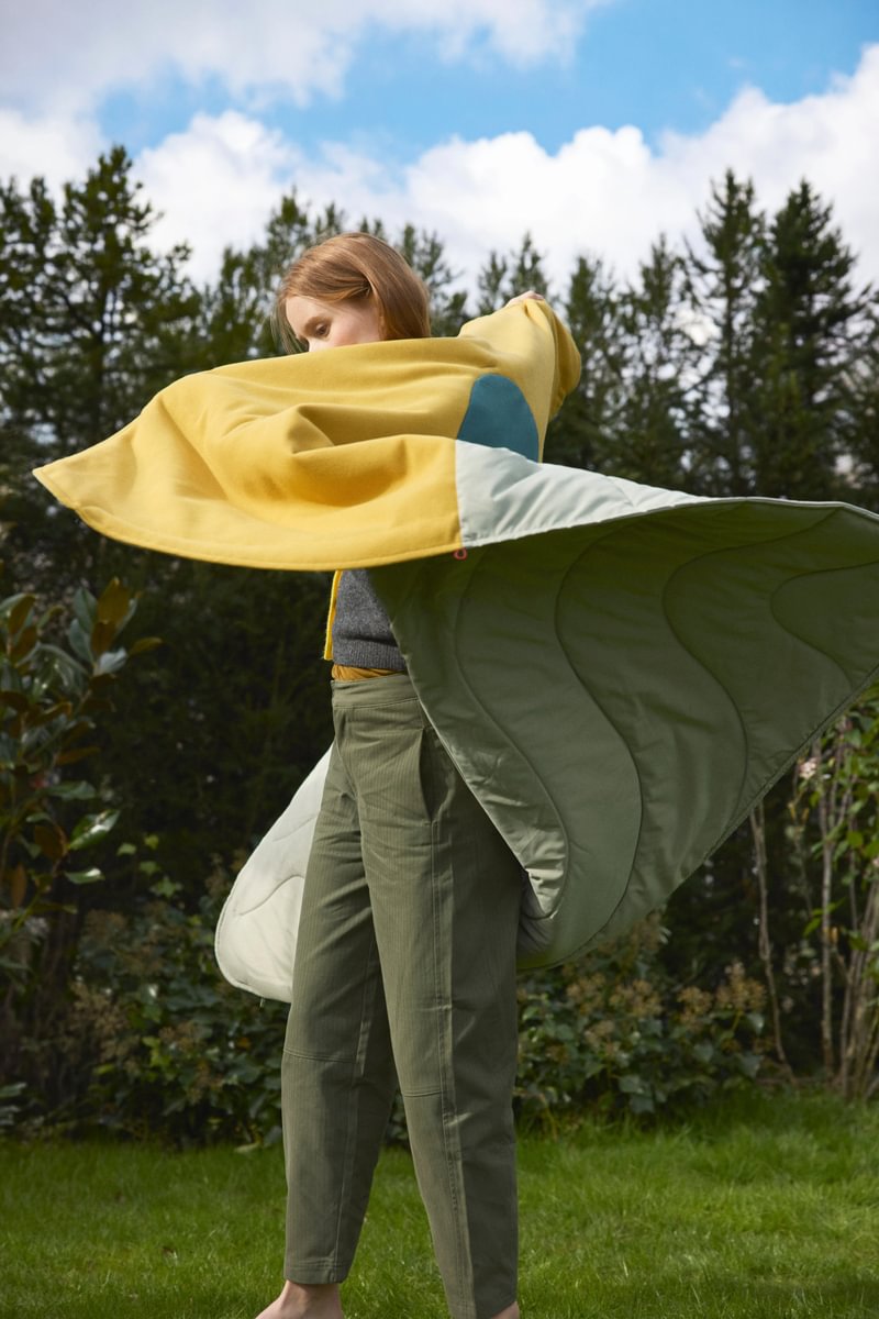 Weltevree x Stoov: Huge Hug - Design Meets Dawn