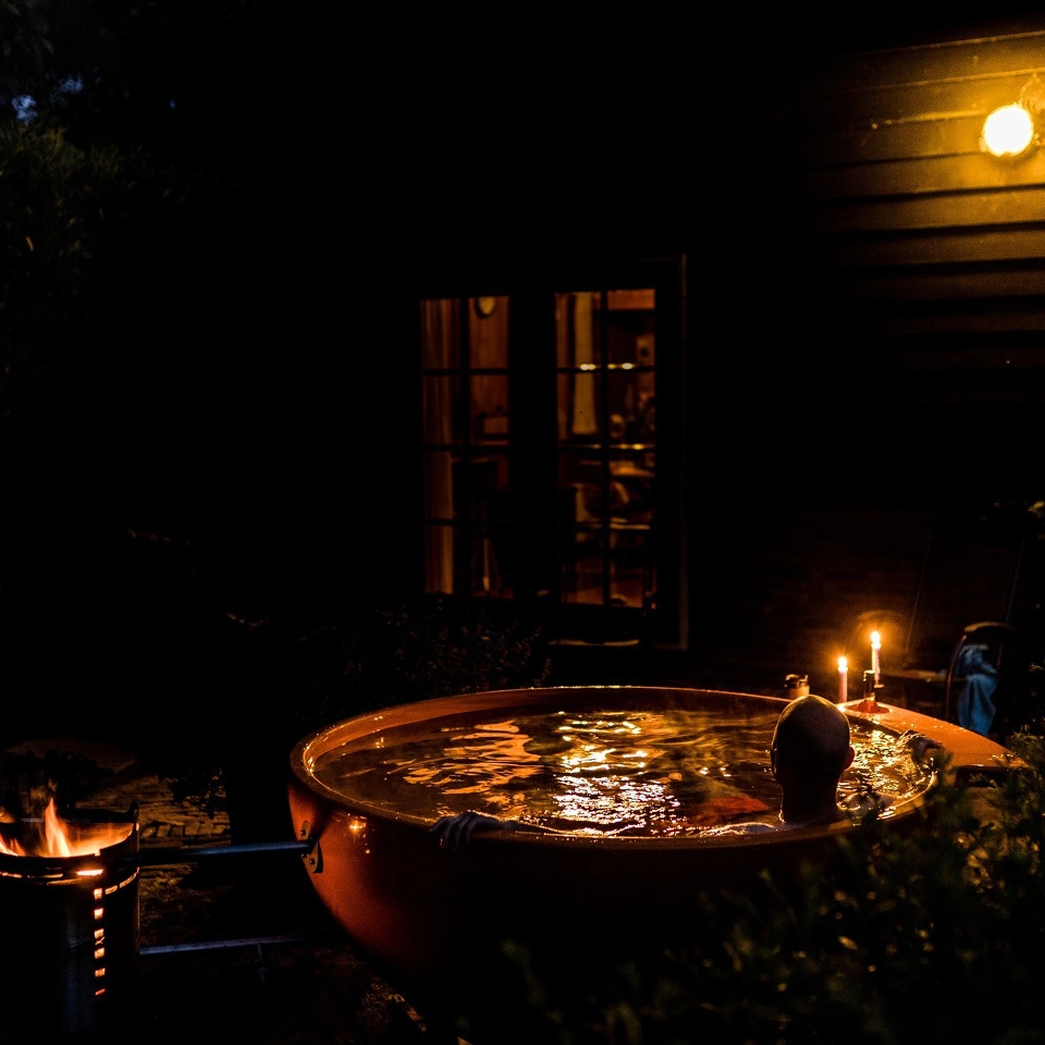 dutchtub-by-night